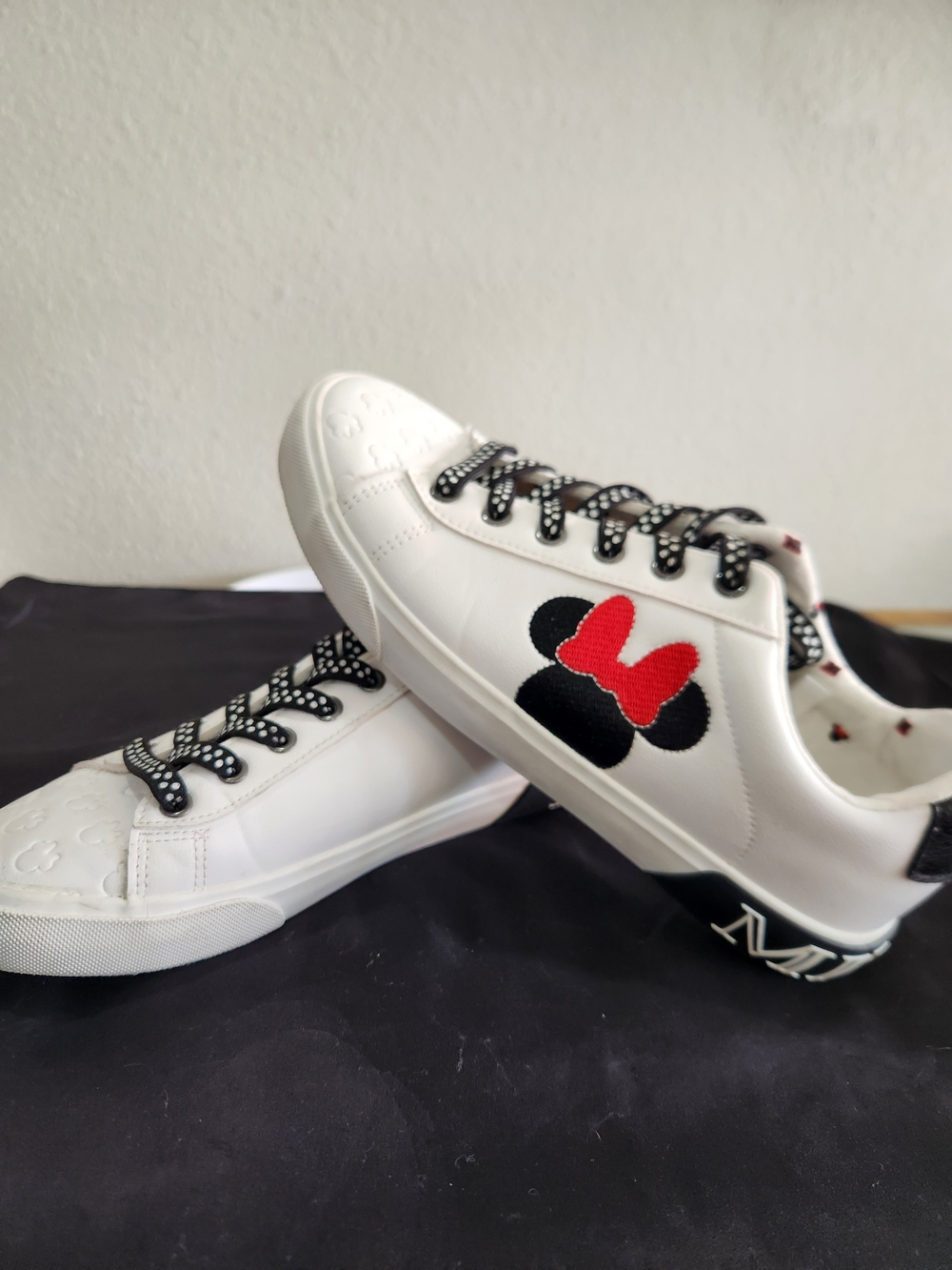 Disney White Minnie Mouse Sneakers